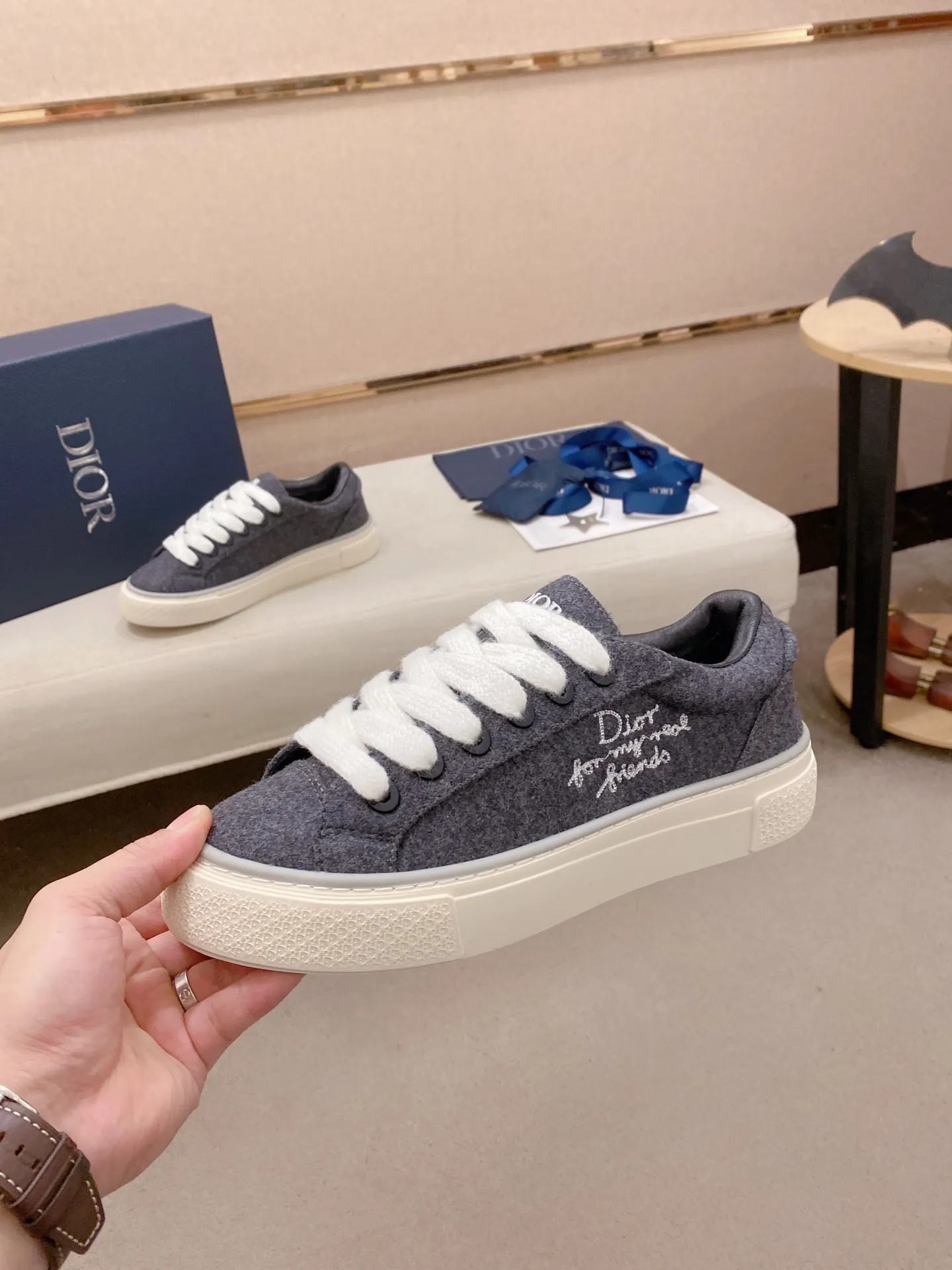 Factory price: 300 Men's shoes 💰[Dior·Dior] Top 🔍Couple style 💏🔍New casual sports style couple shoes, new four-season design, perfect workmanship, lace-up lazy style to create cabinet quality, upper: imported first-layer cowhide, sheepskin lining is soft and comfortable, ultra-light TPU wear-resistant outsole, simple, versatile fashion men's shoes, excellent color code number 35--44